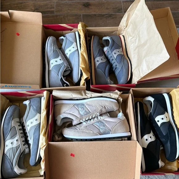 Saucony Jazz Men's Sneakers - Gray, Black, Cream, and White - Picture 3 of 8